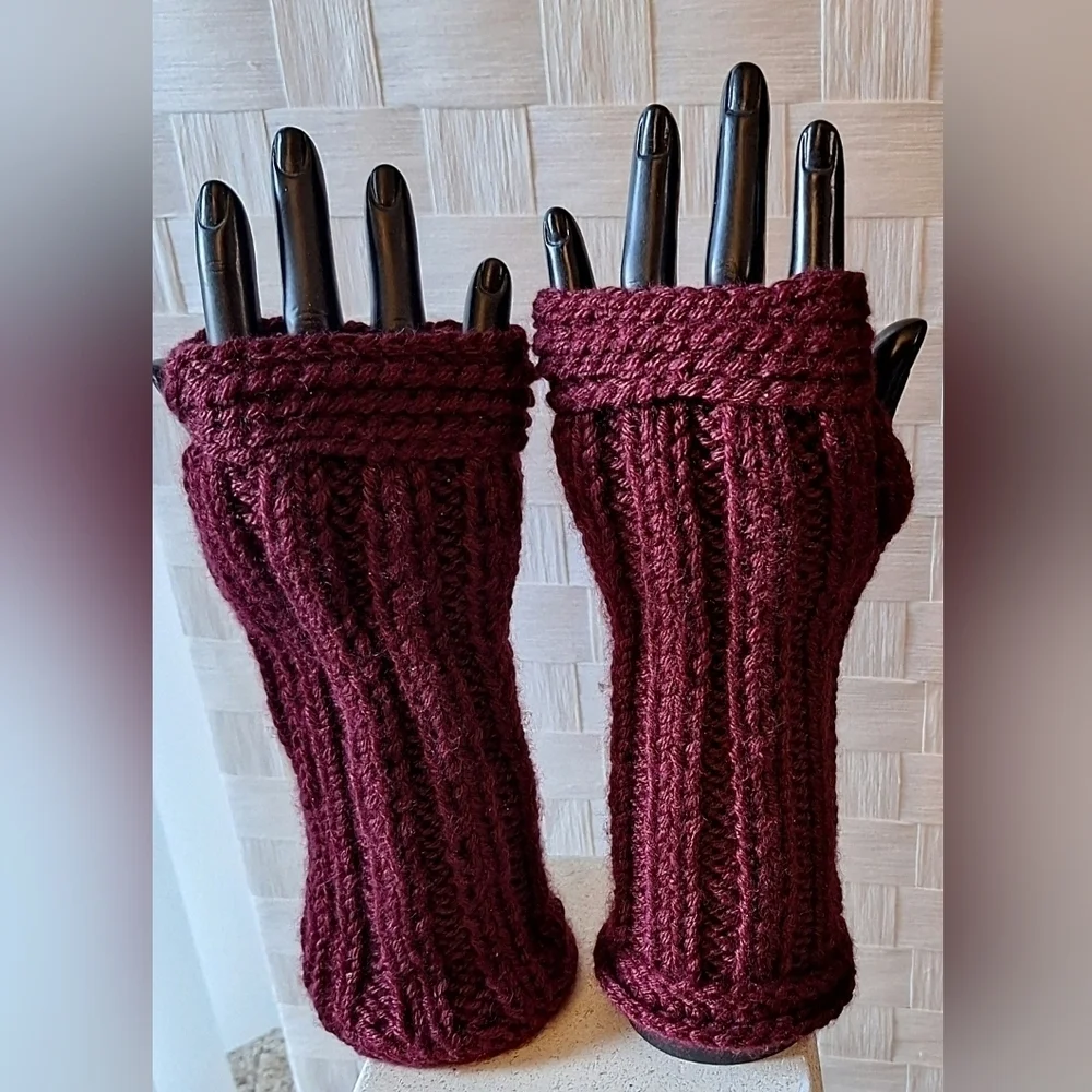 NWT Luxury Cashmere Blend Artisanal Fingerless Mittens